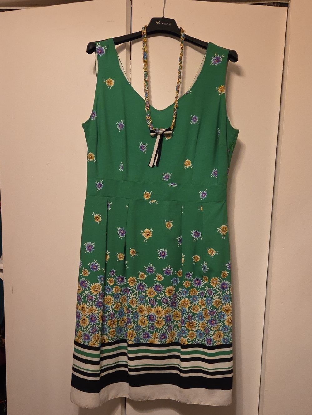 Vitriline Green Floral Sleeveless Midi Dress